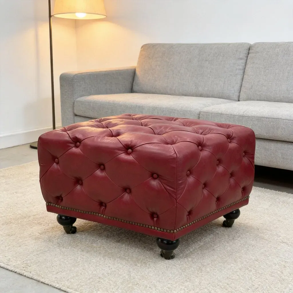 Repose-pieds Chesterfield Harrow en cuir rouge : comme repose-pieds : la hauteur avant tout